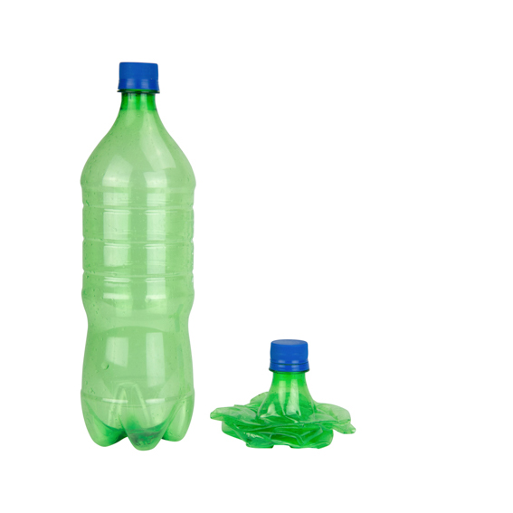 https://plasticbottlecrusher.com/wp-content/uploads/2018/08/Container-2-liter-PET-green-before-and-after-crush-by-model-2250.jpg